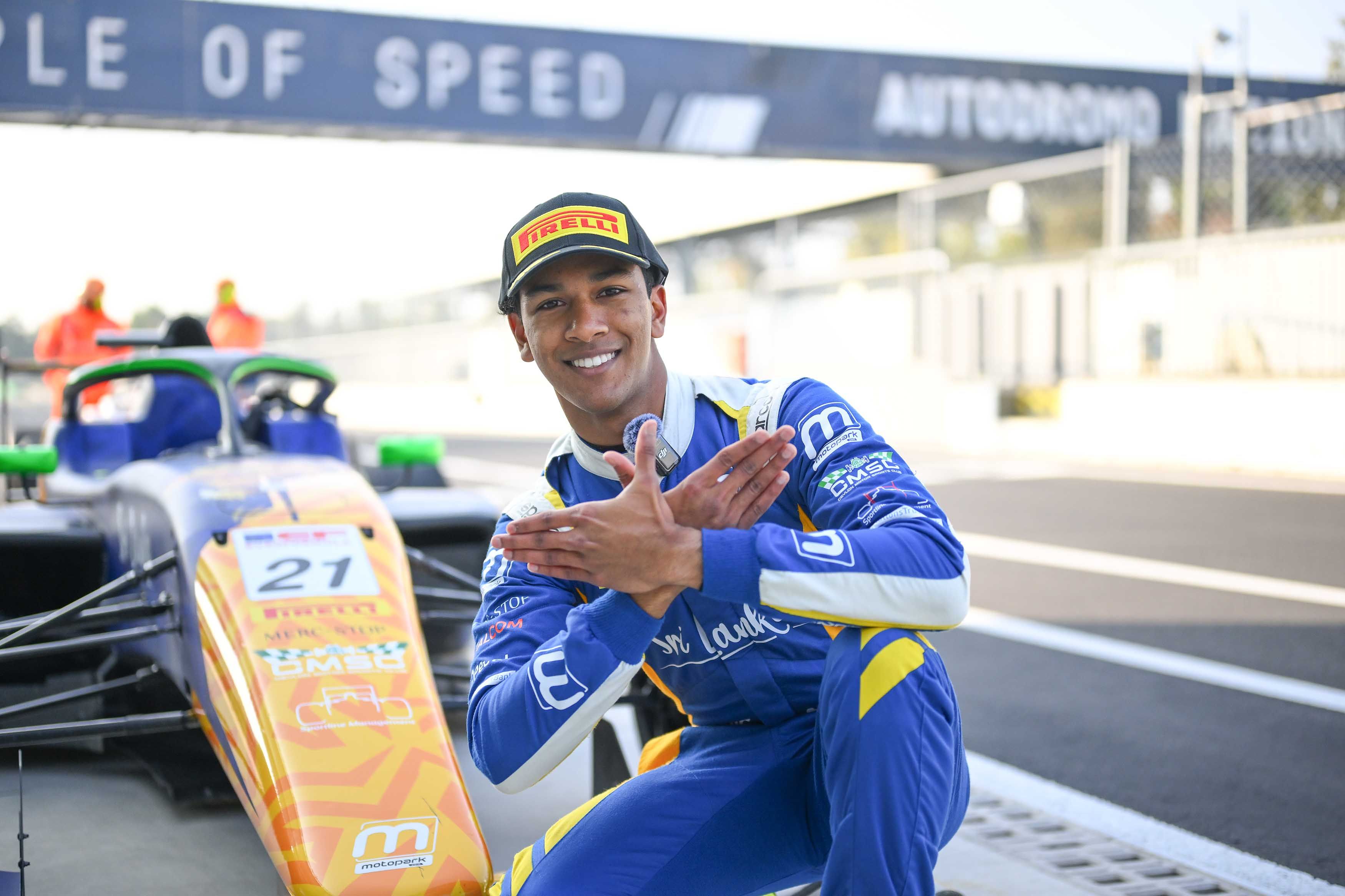 David (Motopark) takes pole in ‘round one’ of a thrilling day